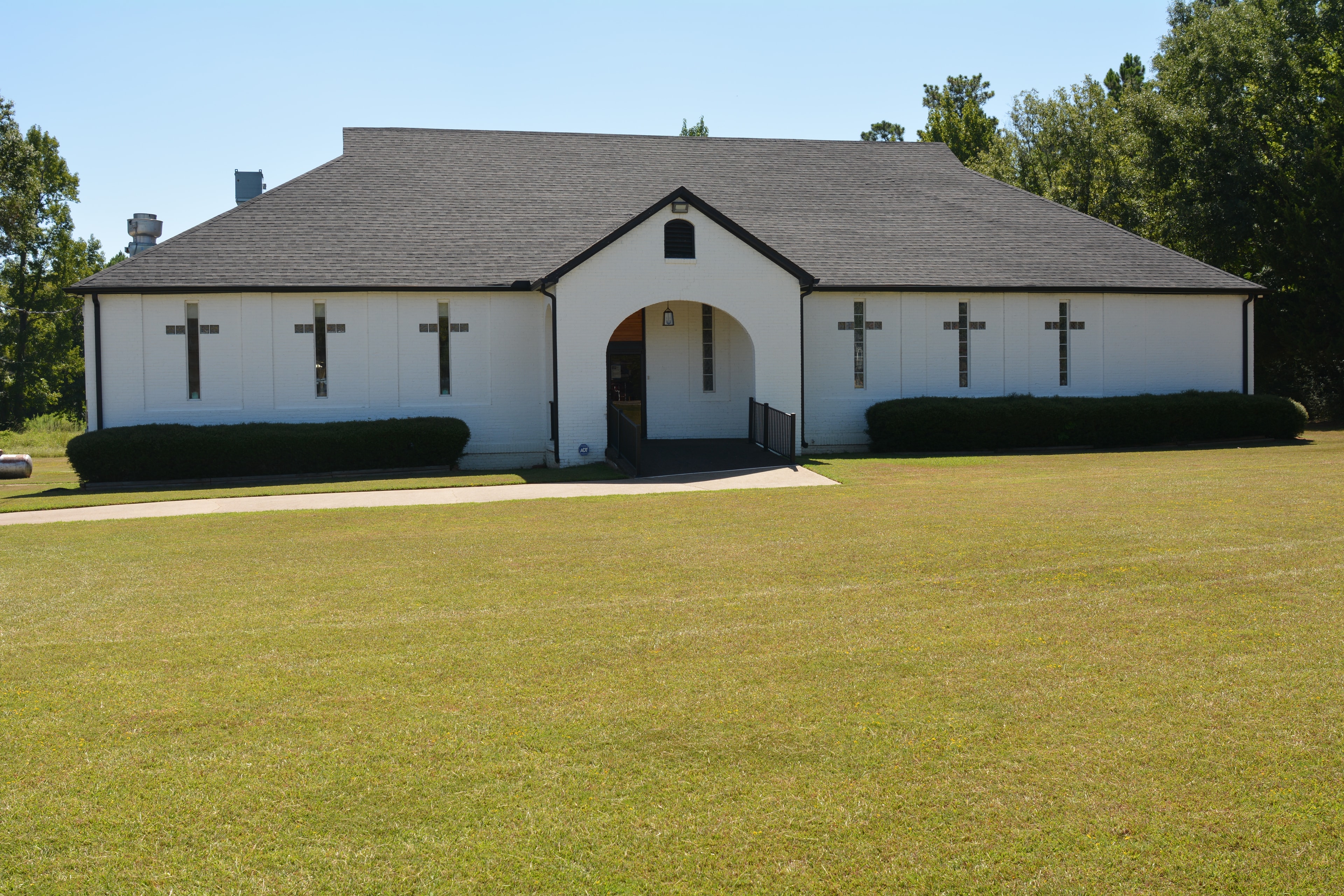 Sinclair Church of Christ building in Arp, Texas