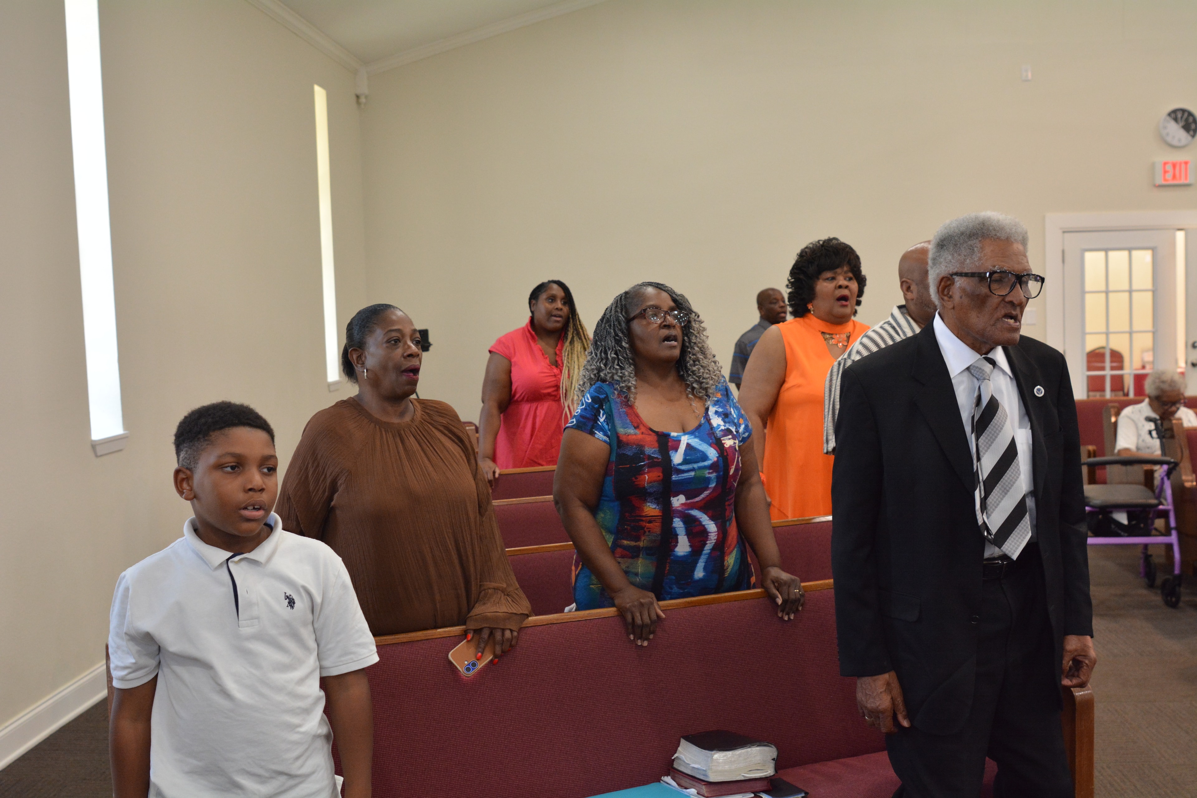 Sinclair Church of Christ congregation worshipping together